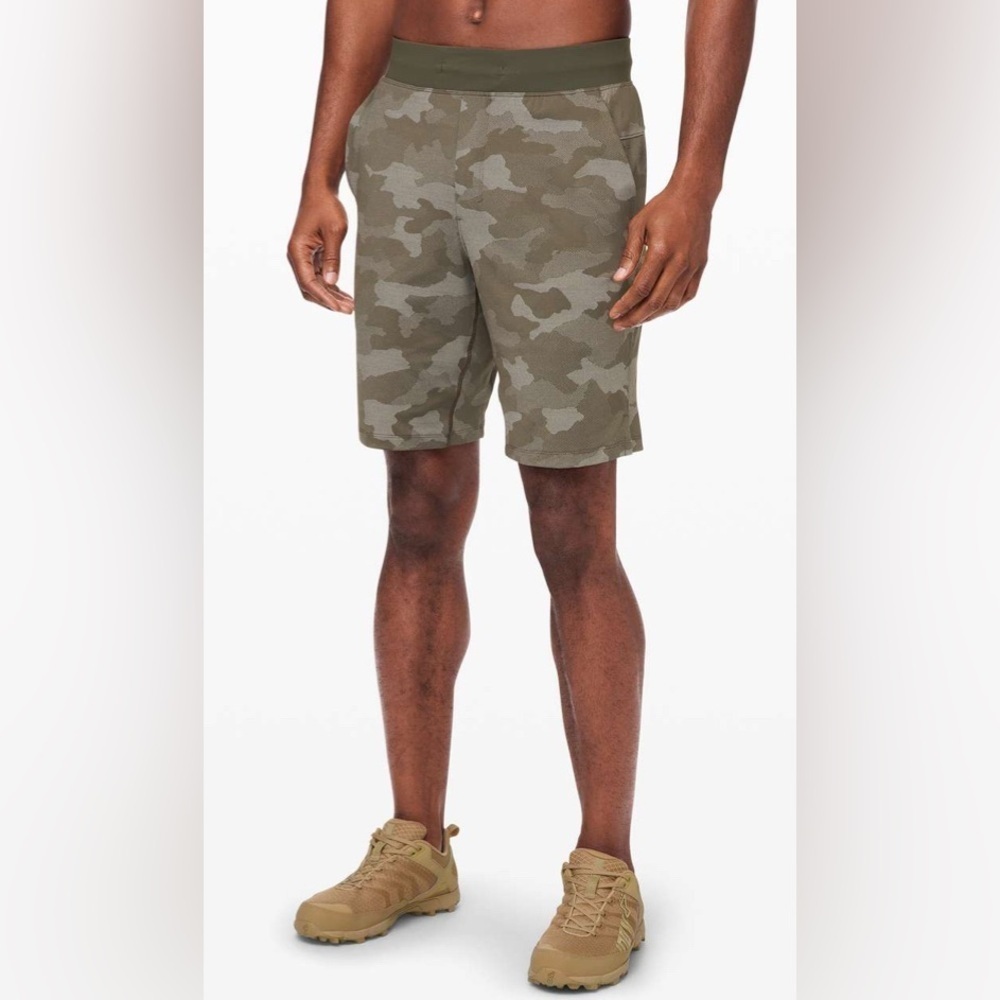 Lululemon Men’s T.H.E. Short 9" *Linerless- Mesh Camo Dark Olive/ Size Small